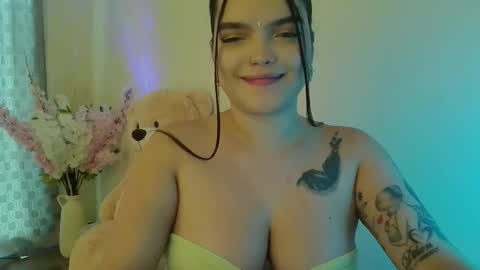 mia_thopsom online show from 22, 2, 2026