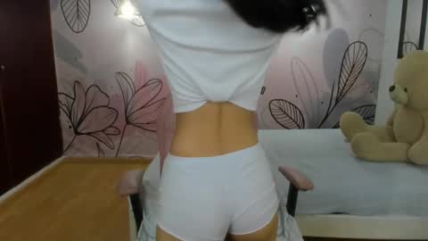 Snapshot of mia_vanucci chatting on 25, 2, 2025 Mia Vanucci online show from 25, 2, 2025