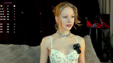 Snapshot of mia_vebes chatting on 15, 1, 2025 Mia online show from 15, 1, 2025