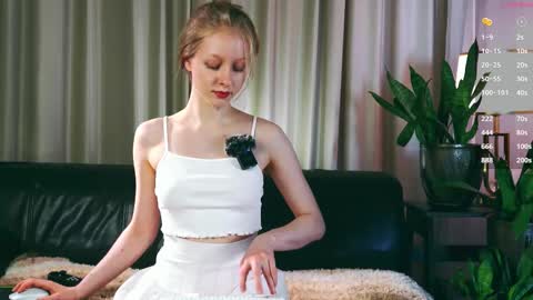 Snapshot of mia_vebes chatting on 19, 9, 2025 Mia online show from 19, 9, 2025