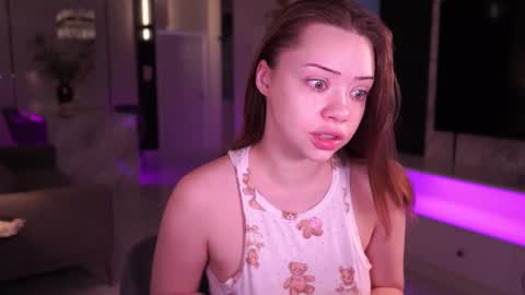 VixenMia online show from 21, 12, 2025