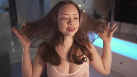Snapshot of mia_vixen_ chatting on 28, 4, 2026 VixenMia online show from 28, 4, 2026