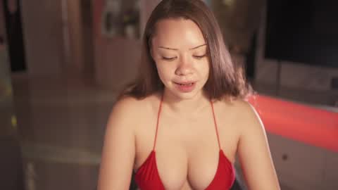 Snapshot of mia_vixen_ chatting on 17, 5, 2026 VixenMia online show from 17, 5, 2026