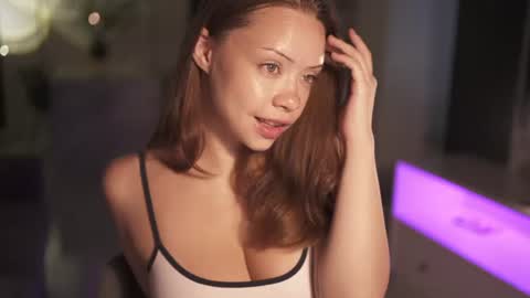 Snapshot of mia_vixen_ chatting on 28, 7, 2026 VixenMia online show from 28, 7, 2026