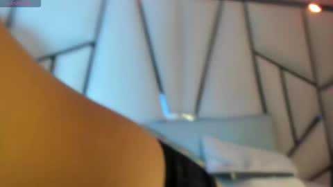 Snapshot of mia_vy chatting on 26, 9, 2025 mia_vy online show from 26, 9, 2025
