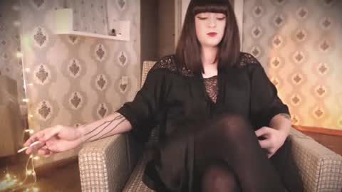 mia_wallase online show from 19, 7, 2026
