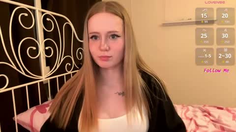 mia_wellis online show from 3, 5, 2026