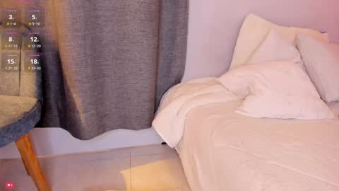 Mia White  online show from 24, 1, 2025