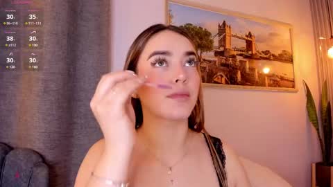 Mia White  online show from 6, 3, 2025