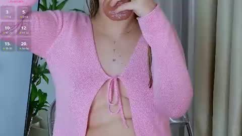 Snapshot of mia_white11 chatting on 23, 6, 2026 Mia White online show from 23, 6, 2026