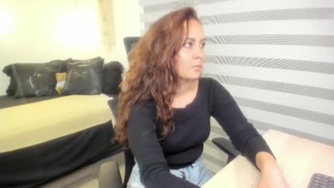 Mia   online show from 14, 10, 2025