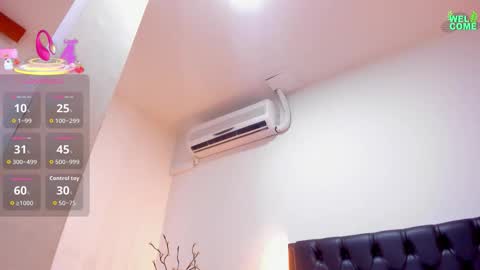 Snapshot of miaa_sofiaa chatting on 31, 10, 2025 mia sofia online show from 31, 10, 2025