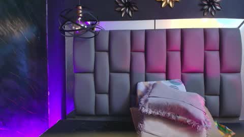 Mia online show from 11, 11, 2025