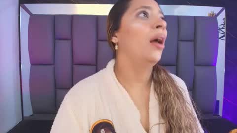 Mia online show from 5, 2, 2026