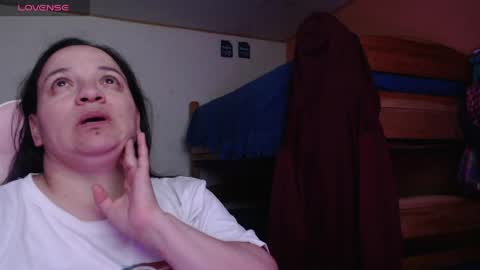 Snapshot of miaabrownn chatting on 22, 4, 2026 MIA online show from 22, 4, 2026