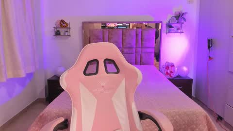 Mia  online show from 23, 2, 2026