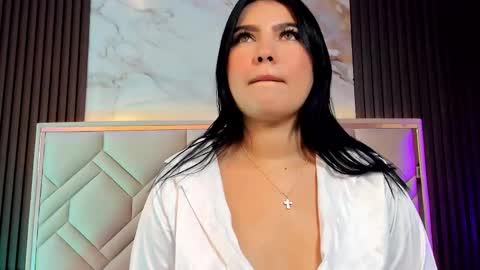 Miaa Farrel online show from 13, 9, 2025