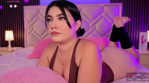 Miaa Farrel online show from 10, 4, 2026