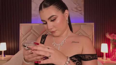 Snapshot of miaafarrel chatting on 23, 4, 2026 Miaa Farrel online show from 23, 4, 2026