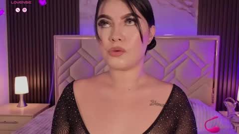 Snapshot of miaafarrel chatting on 27, 4, 2026 Miaa Farrel online show from 27, 4, 2026