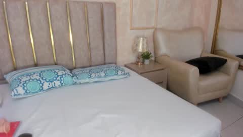 Snapshot of miaaffox chatting on 8, 1, 2026 miaaffox online show from 8, 1, 2026