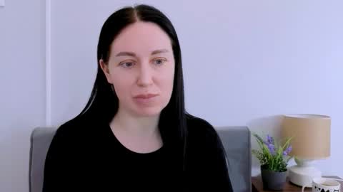 Mia online show from 8, 4, 2026