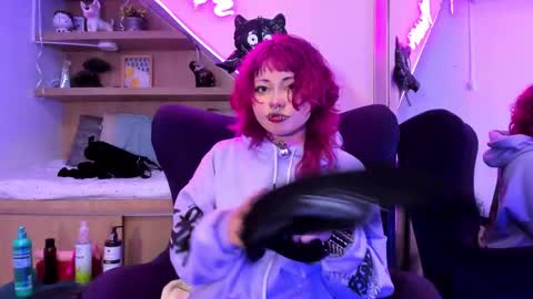 Mia online show from 25, 2, 2025