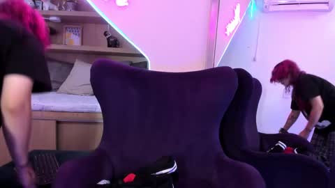 Mia online show from 5, 3, 2025