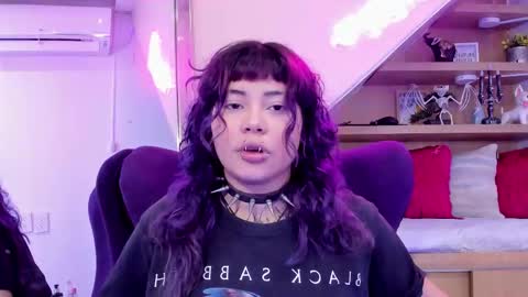 Mia online show from 8, 11, 2025