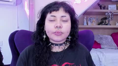 Mia online show from 9, 1, 2026