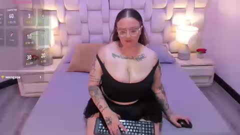 mia red hair molly short hair online show from 27, 9, 2025