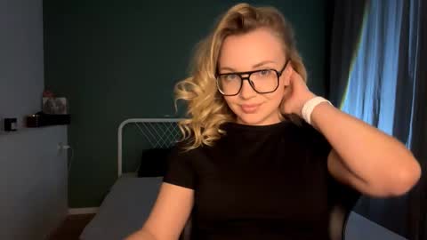 Snapshot of miabby3 chatting on 20, 2, 2026 Mia online show from 20, 2, 2026