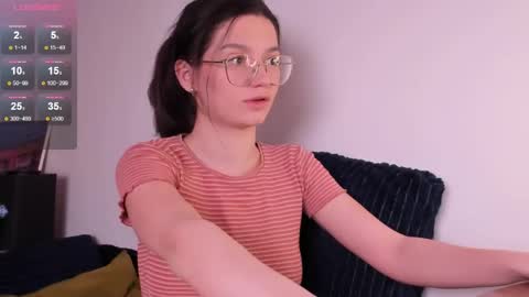 Snapshot of miabellee_ chatting on 24, 4, 2026 mia online show from 24, 4, 2026