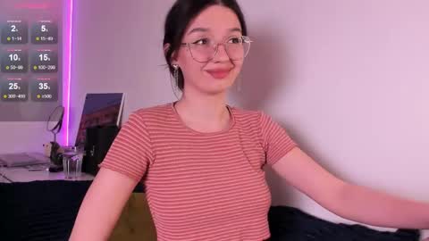 Snapshot of miabellee_ chatting on 29, 4, 2026 mia online show from 29, 4, 2026