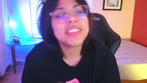 Mia online show from 18, 12, 2024