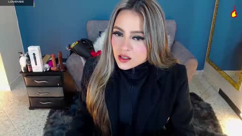 MiaCarper online show from 9, 3, 2025