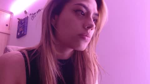 Miia  online show from 2, 11, 2025