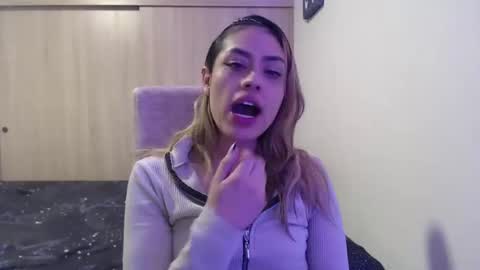 Miia  online show from 22, 11, 2025