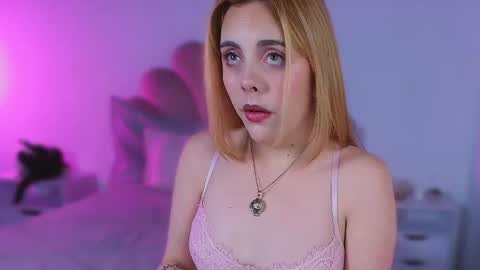 Snapshot of miacolucci_18 chatting on 19, 2, 2026 Mary online show from 19, 2, 2026