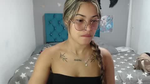 Snapshot of miacumgirl chatting on 5, 5, 2026 miacumgirl online show from 5, 5, 2026