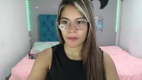Snapshot of miacumgirl chatting on 22, 6, 2026 miacumgirl online show from 22, 6, 2026