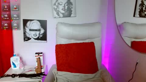 Snapshot of miad_amour chatting on 4, 10, 2025 MiaDamour online show from 4, 10, 2025