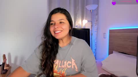 IG Yojanagomez  online show from 6, 12, 2024