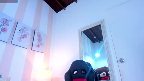 Snapshot of miadiamondd chatting on 7, 3, 2025 miadiamondd online show from 7, 3, 2025