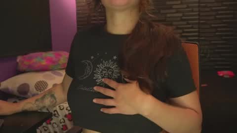 Mia online show from 8, 11, 2025