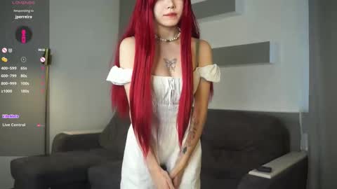 Snapshot of miagloww chatting on 11, 9, 2025 Mia online show from 11, 9, 2025