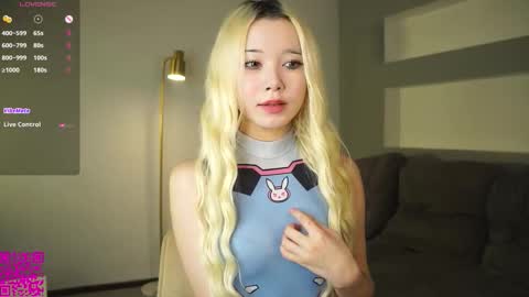 Snapshot of miagloww chatting on 25, 9, 2025 Mia online show from 25, 9, 2025