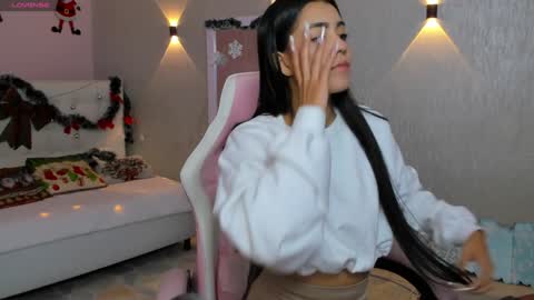 Mia Gomez online show from 27, 12, 2024