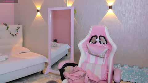 Mia Gomez online show from 10, 1, 2025