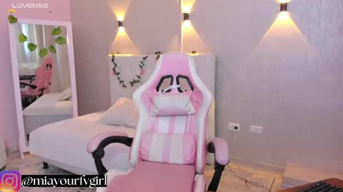 Mia Gomez online show from 12, 2, 2025